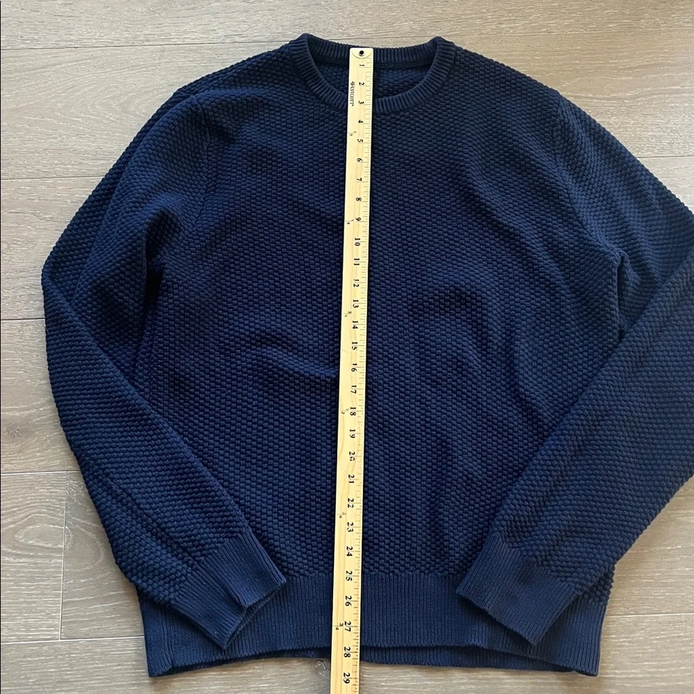 J Crew Men’s Cotton Checker Stitch Sweater in Navy size XL